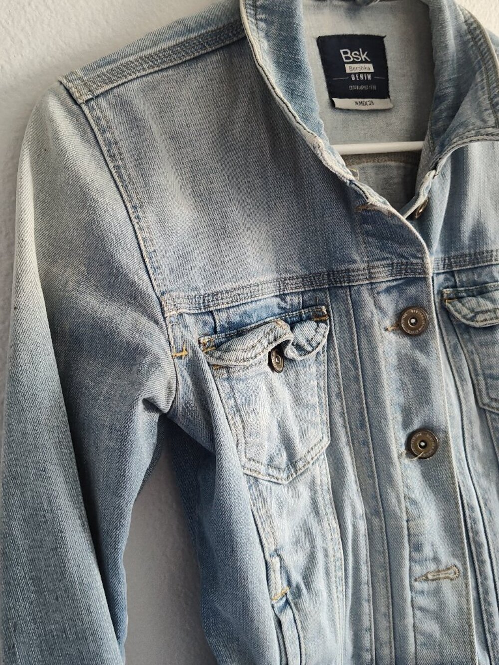 💙 Bershka Light Wash Denim Jacket | Size 28 | Very Good Condition - Picture 7 of 13
